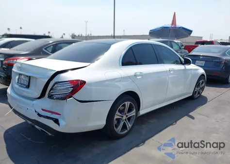 2017 Mercedes-Benz E 300 z USA, uszkodzony, nr VIN WDDZF4JB6HA085600